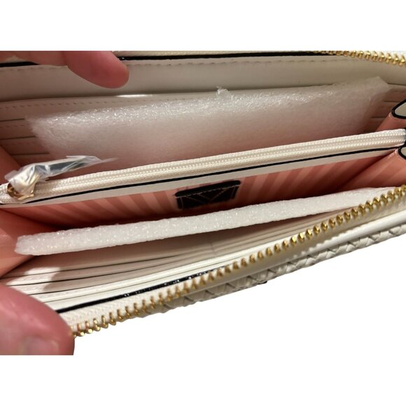 Victorias Secret Fashion White Woven Zip Around Wallet NWT - Picture 4 of 6